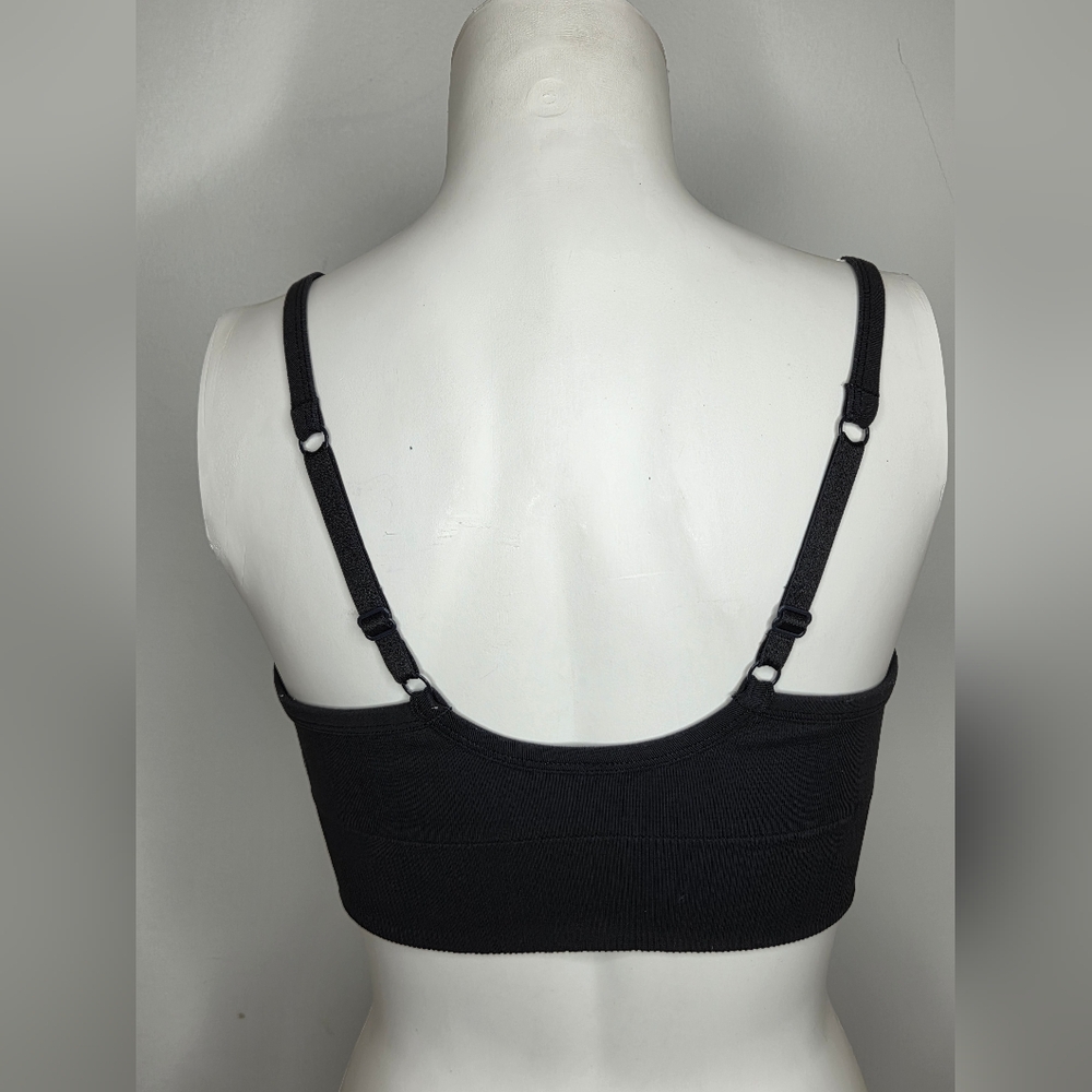 Lululemon Athletica Size 6 Classic Black Women's Crop Top - Picture 3 of 8